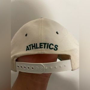 Oakland athletics snap back